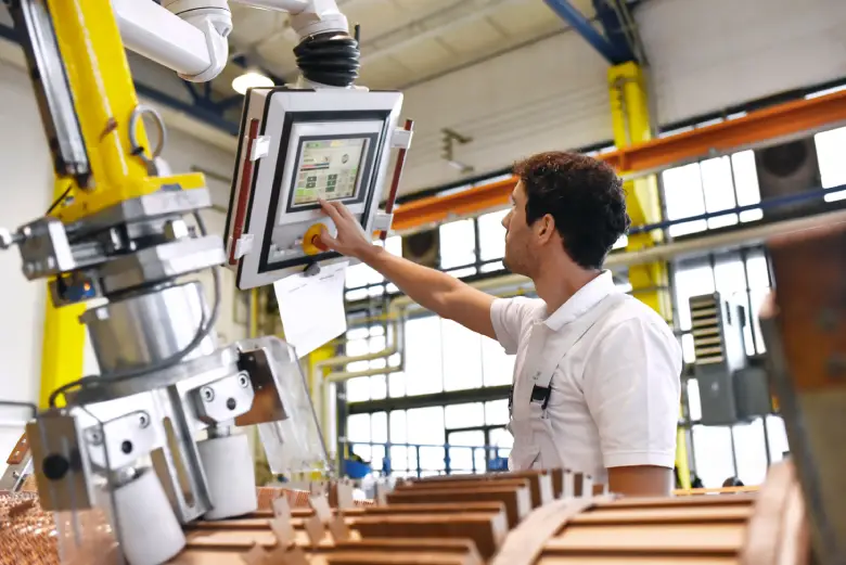 Profesional de TI frente a un sistema obsoleto que depende de conocimiento experto